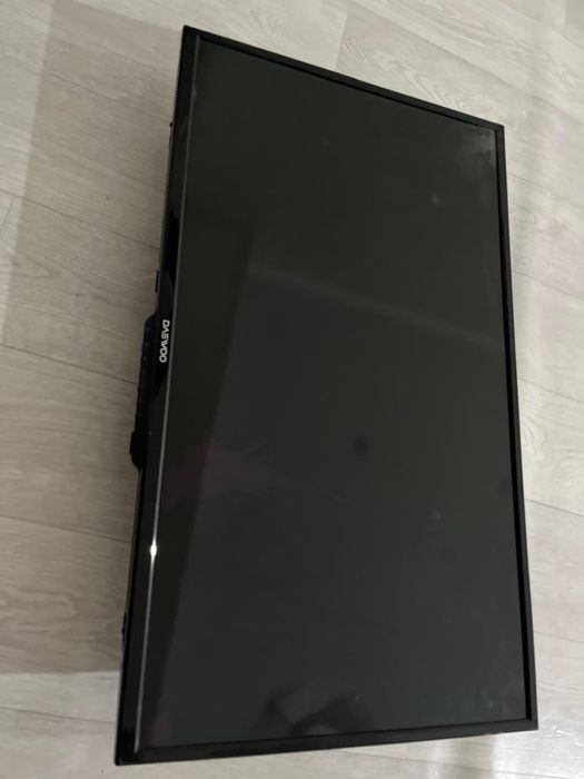 Телевизор Daewoo на запчасти.