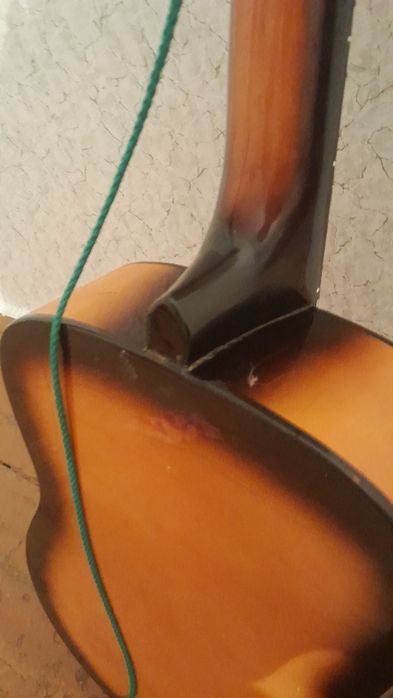 Продам гитару sakura SK-012BS