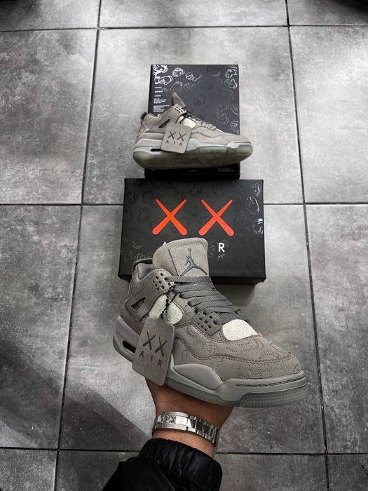 Air Jordan 4 Retro Kaws Grey