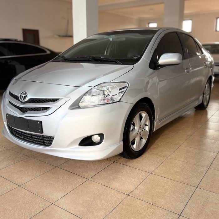 Tayotta Yaris Сотилади