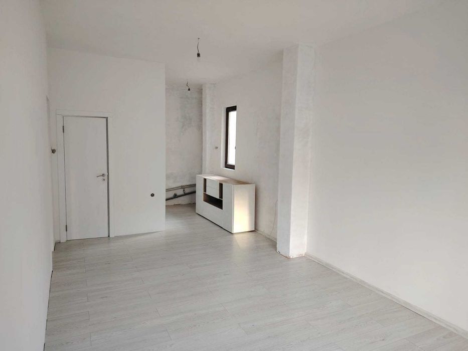 Продава се Двустаен апартамент в Перник, Варош - 56 кв.м за 1840 €/кв.м - Снимка #2