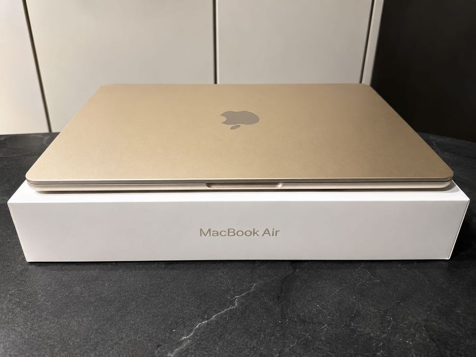 MacBook Air M2 13” (2022) | 8GB RAM | 512GB SSD | Battery Health 96% | Cutie Originală