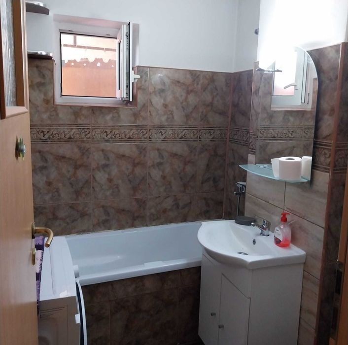 Apartament 2 camere Central Zăvoi