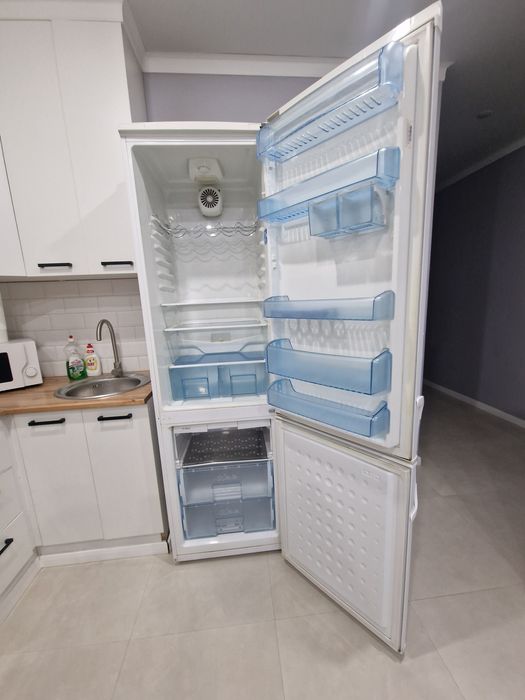 Продается б/у холодильник BEKO