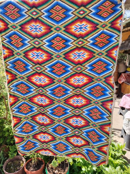 Старинен етно гоблен