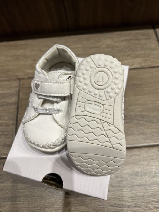 Детски буйки за бебе и сандалети