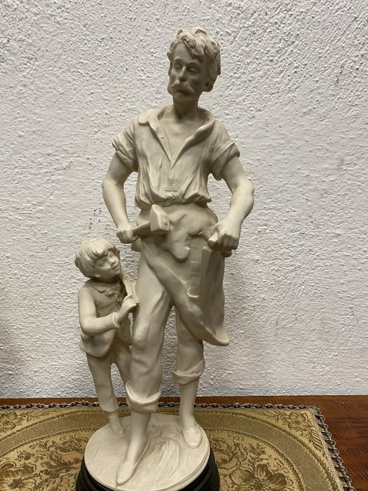 Италианска фигура от порцелан