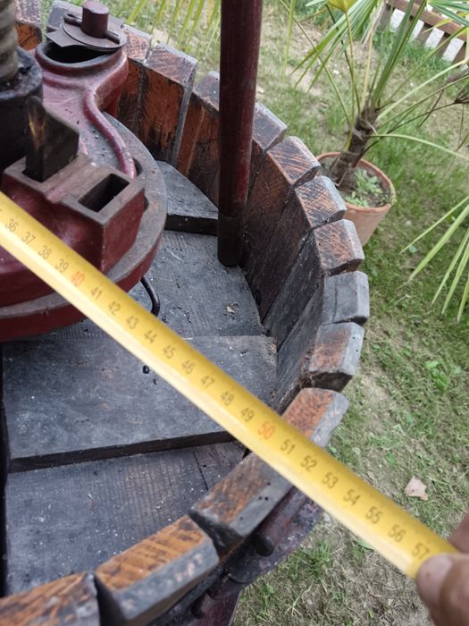 Teascuri presă pentru struguri