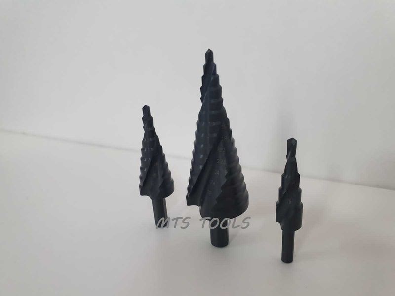 Burghiu elicoidal pentru metal in trepte titan spiralat 4-12 4-20 4-32