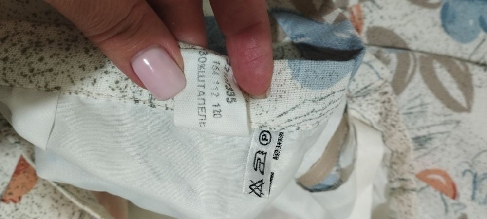 Женский костюм  нежного цвета с розочками