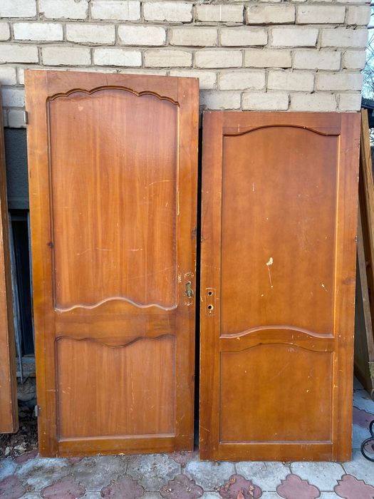 Продам две двери