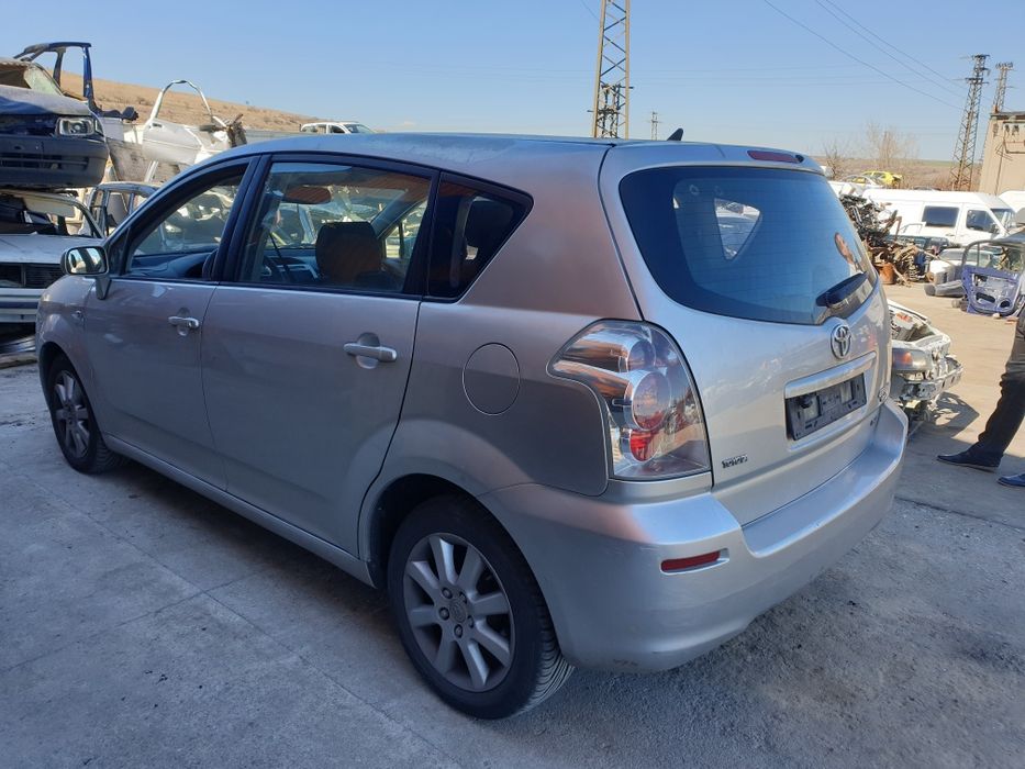 Тойота Корола Версо 2.2 d4d