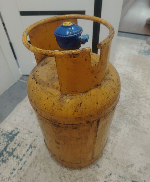Продам жёлтый газовый баллон с редуктором