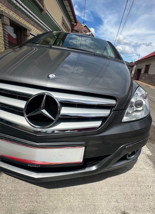 Vand Mercedes-clasa B180 2011, cutie automata,  90300km  reali.