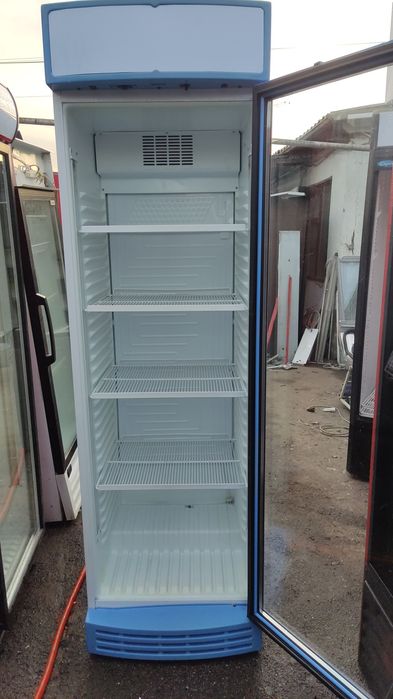 Витринные холодильники б/у