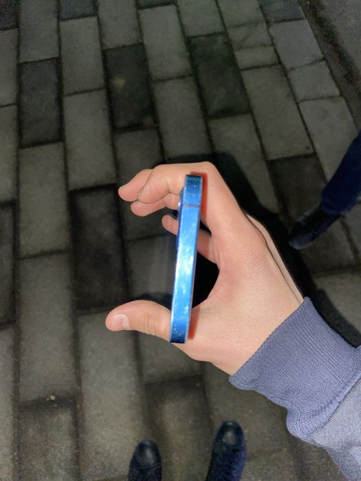 Айфон 12  телефон