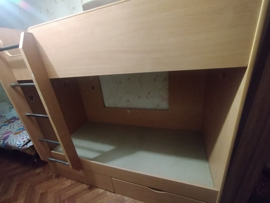 Продам двухъярусную кровать