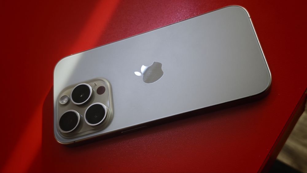 В продаже iPhone 15 pro