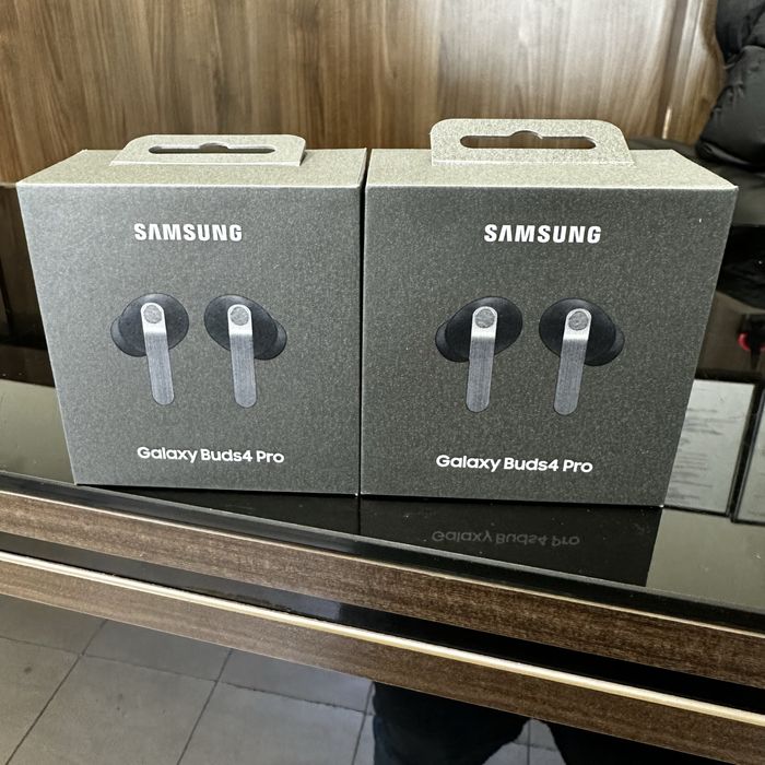 Нови! 2г Гаранция! Samsung Galaxy Buds 4 Pro R640 - Black безжични слу