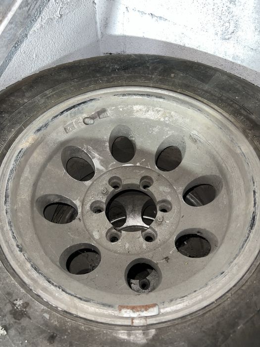 Продам шины зимние с дисками