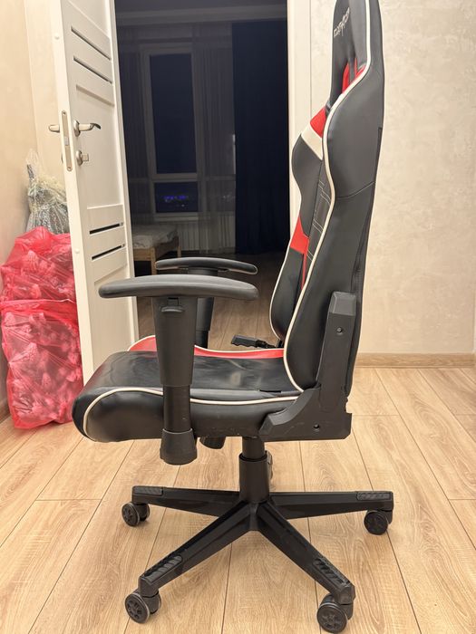 Компьютерное кресло dXracer