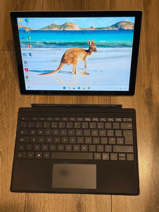 Microsoft Surface Pro 7 Plus i5-1135G7/8RAM/128SSD