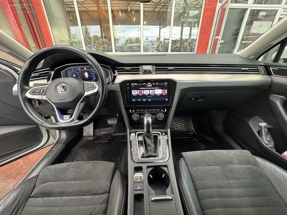 Продавам Пасат B8 variant GTE