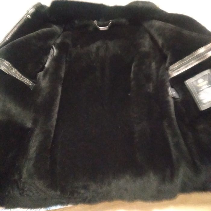 Зимняя кожаная куртка