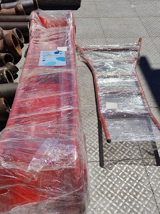 Чисто нова, голяма метална пързалка ROTO