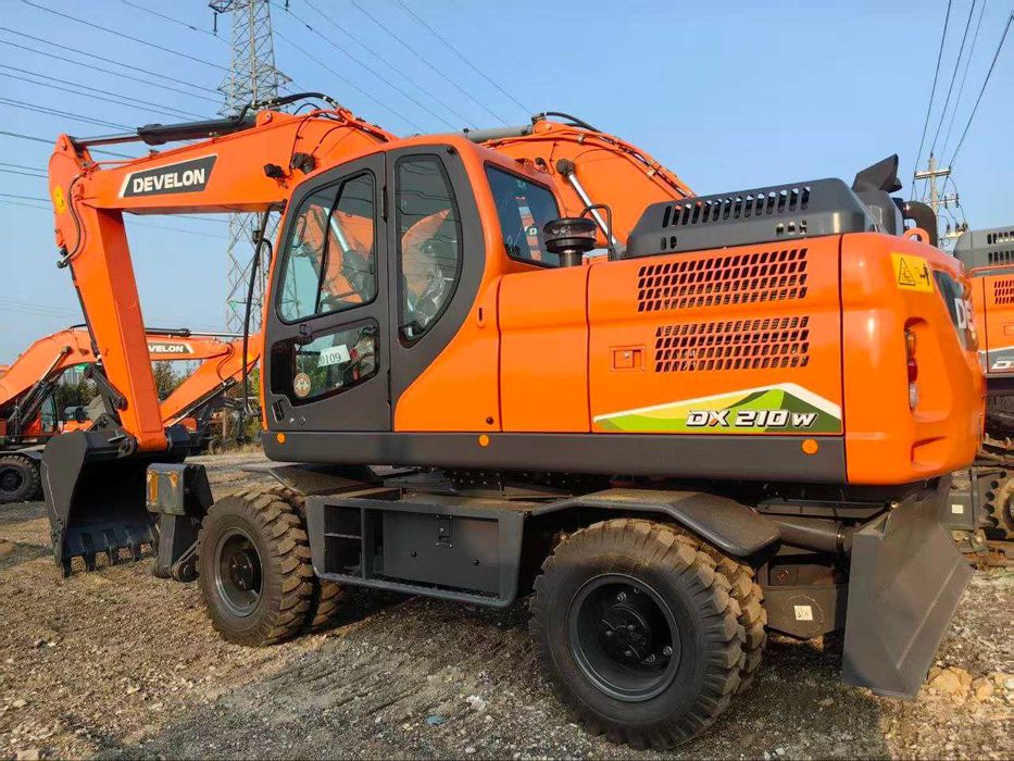 Продается Экскаватор Develon 210W