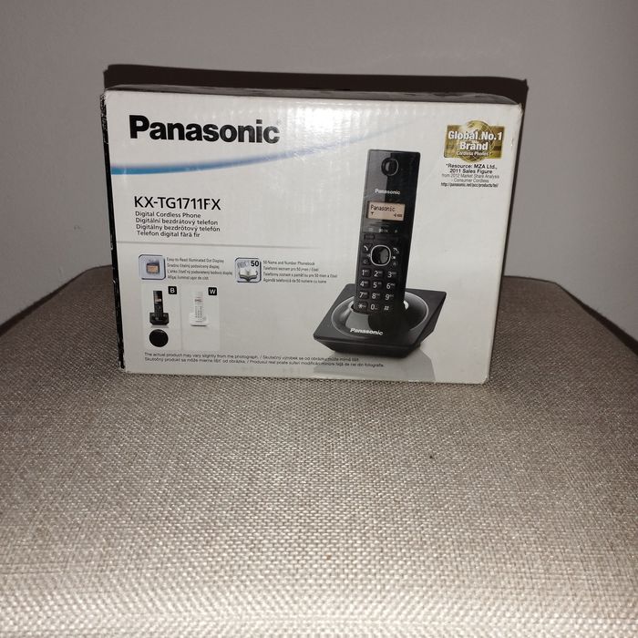 Telefon fix Panasonic KX-TG1711FX.
