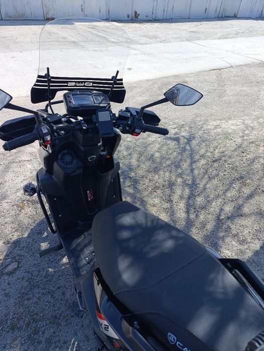 Skuter sotiladi tank