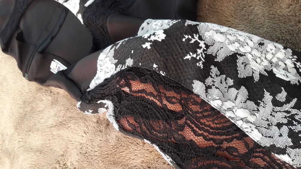 Чисто НОВА кожена рокля с дантели