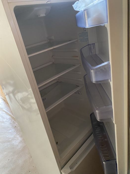 Холодильник продается срочно