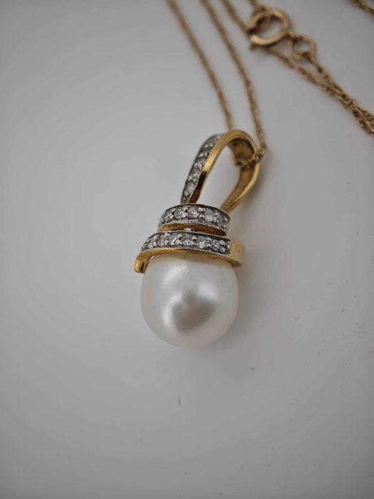 Colier 18kcu perla si diamante naturale