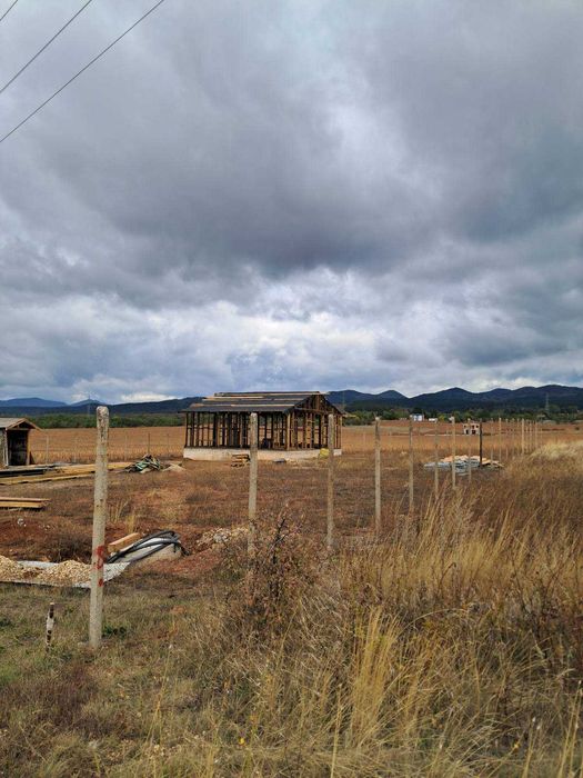 Продава парцел в регулация (УПИ)