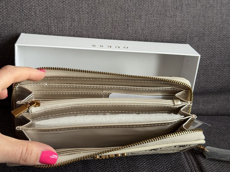 НОВО Guess портмоне