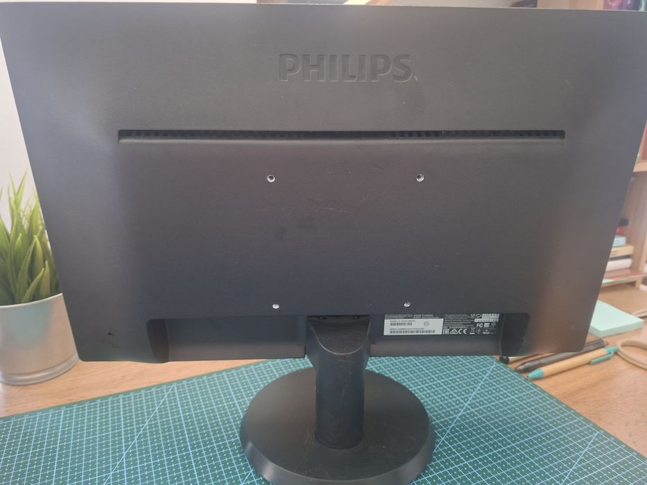 Монитор PHILIPS 19"