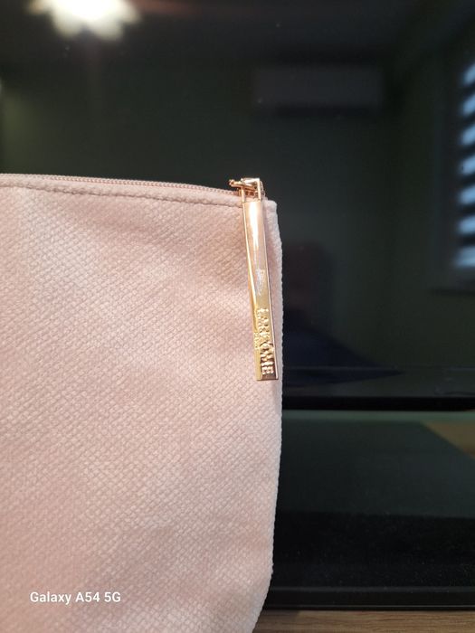 Дамски несесер на Lancome и спирала