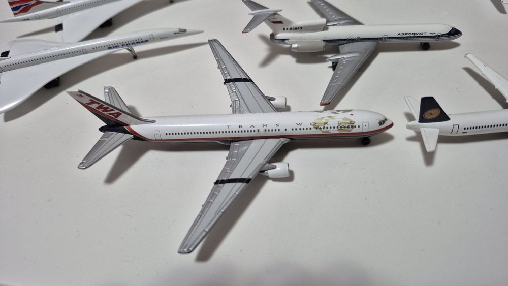 Machete avioane de  colectie metal Italia