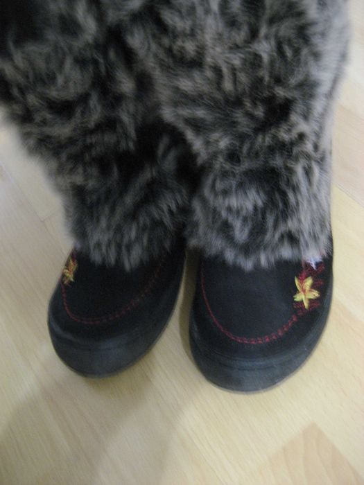 Топли сникърси и детски маратонки и обувки