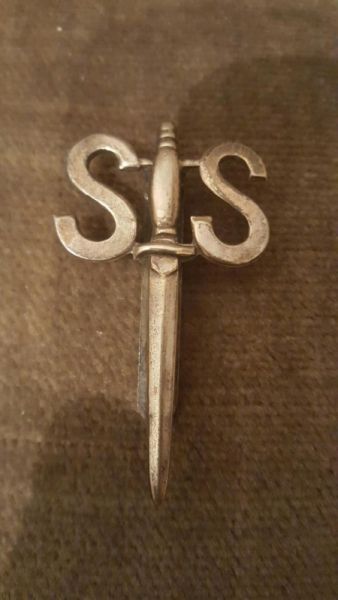 Стара антична значка за ревер