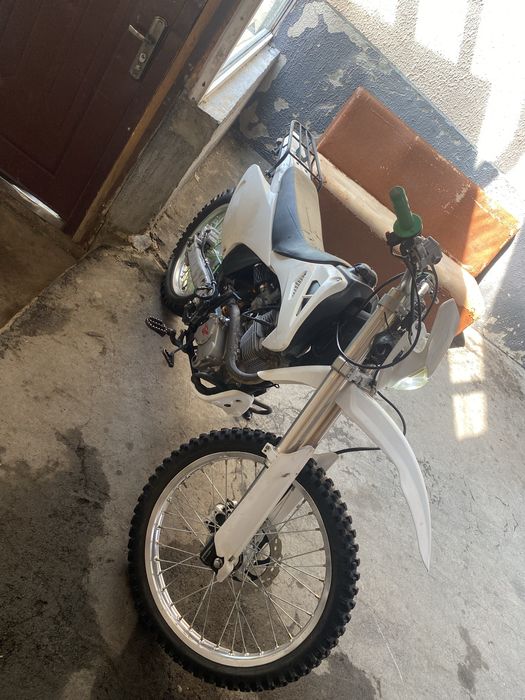 Продам эндуро 250куб