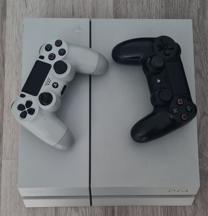 PS4 SLIM cu 9 jocuri