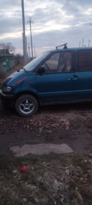 Продам Ниссан Серена