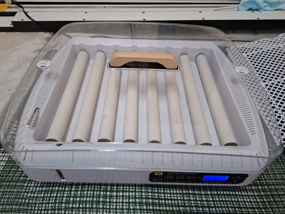Incubator full automat