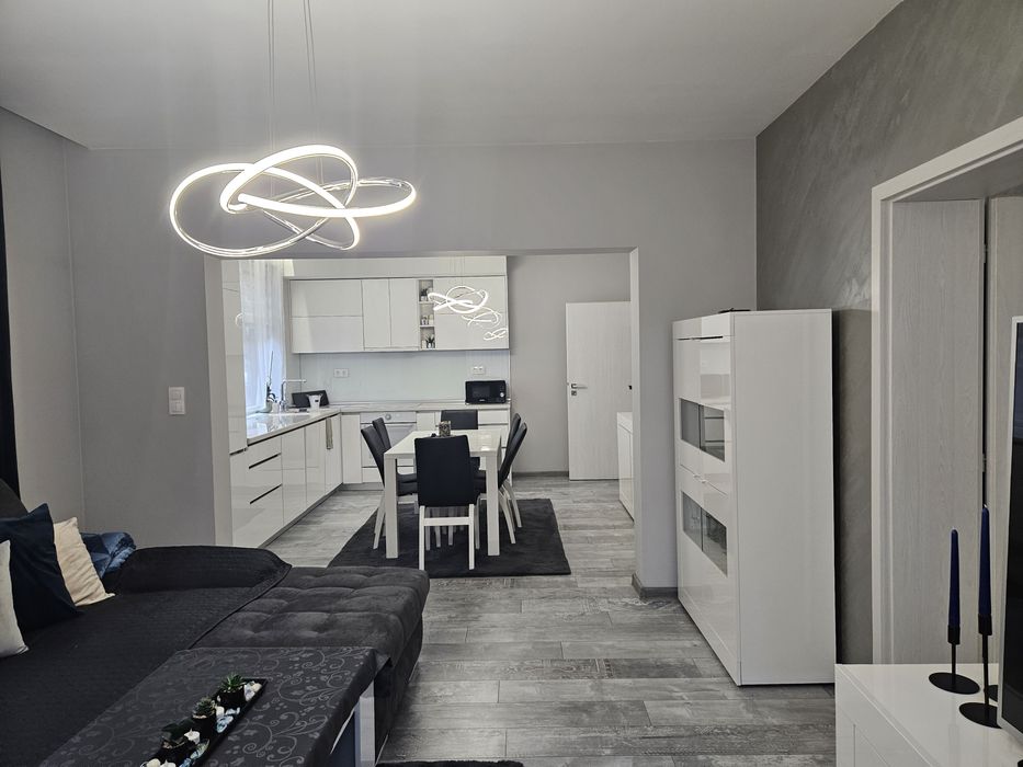 Дава се под наем Етаж от къща в Пловдив, Съдийски - 100 кв.м за 747.66 € - Снимка #2