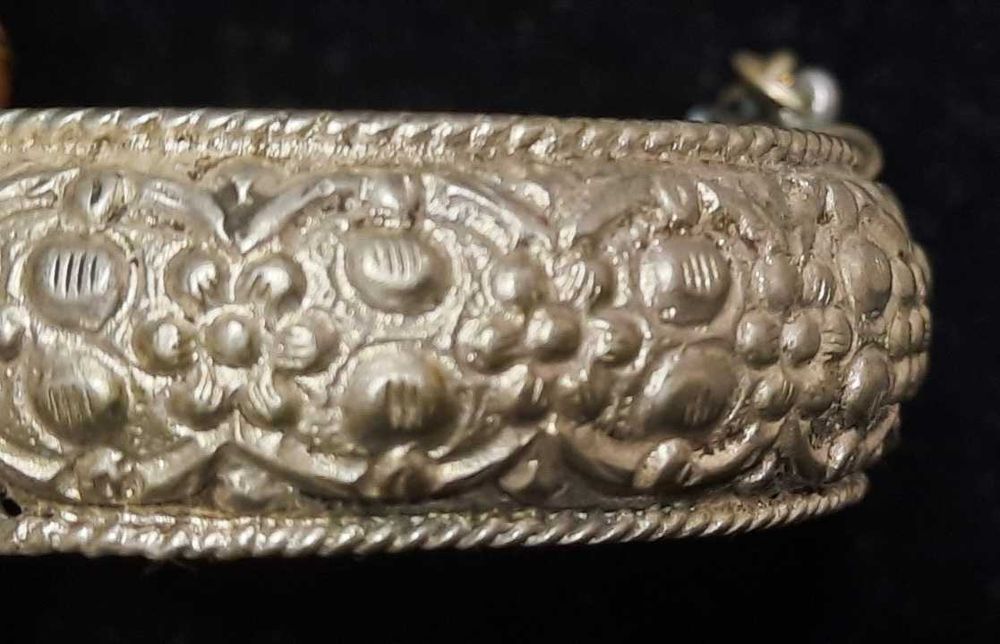 Стара възрожденска гривна сребро сачан