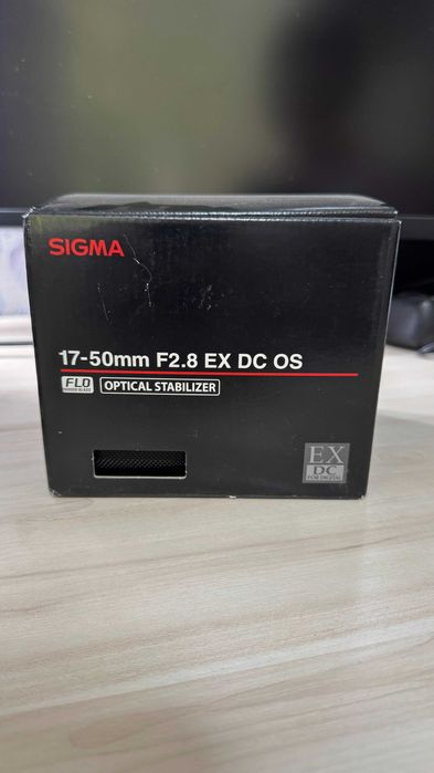 Цифровая зеркальная фотокамера Canon EOS 650D