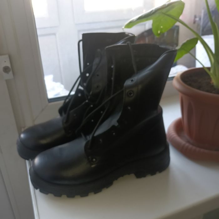 Продам берцы новые